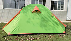 延安带上这款丘陵三人户外帐篷去露营吧，享受一家三口的美好时光